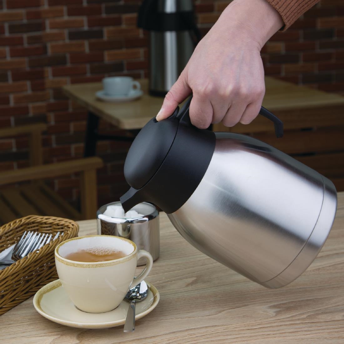 Olympia Vacuum Jug St/St - 1.5Ltr - Image 2
