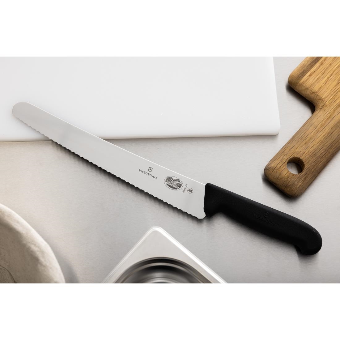 Victorinox Fibrox Black Handle Pastry Knife Wavy Edge - 26cm - Image 6