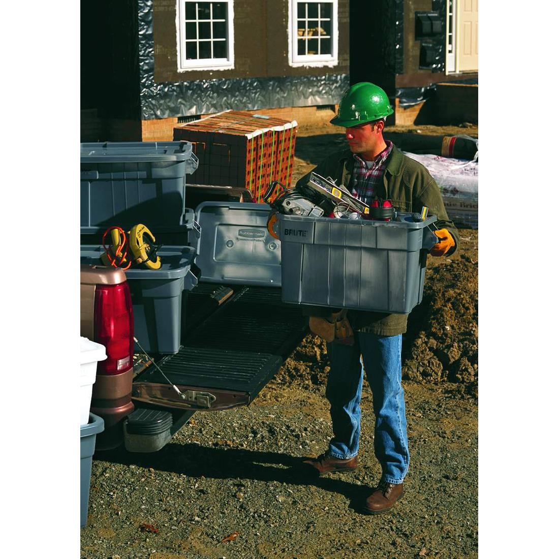 Rubbermaid Brute Tote Box Grey with Lid - 53Ltr - Image 2
